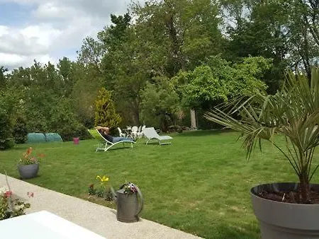 Domaine La Garence Bed and Breakfast